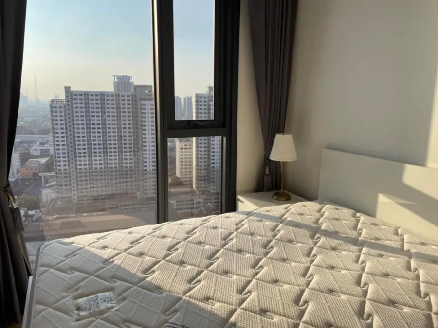 For rent, The Line Phahon-Pradipat, 28th floor, beautiful room, luxurious decoration, complete, very livable, book now, don't wait.