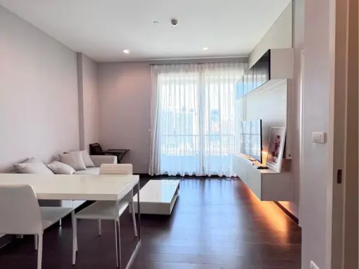 FOR SALE Q ASOKE CONDO ห้องน่าอยู่ ชั้น 24 ได้วิวสวย ครบจบที่เดียว ลากกระเป๋าเข้าอยู่ได้เลย images