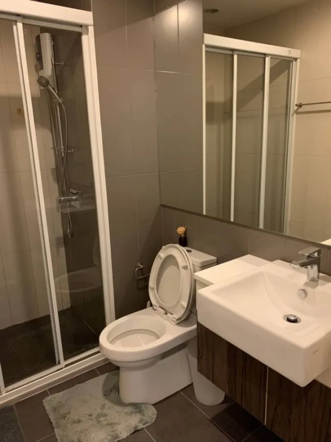 Condo for rent, Centric Huai Khwang Station, nice room, fully furnished, great price, if you don't book, you're seriously missing out.
