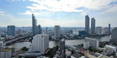 ขายด่วน!! สเตท ทาวเวอร์ คอนโดมิเนียม สิ่งอำนวยความสะดวกครบครัน รีบจองเลย!!