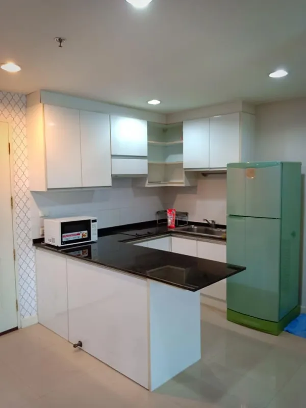 ขายคอนโด Serene Place 2 ห้องนอน 2 ห้องน้ำ บิ้วอินครบชุด พร้อมลากกระเป๋ามาได้เลยจ้า