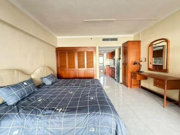 Metro Jomtien Condotel for sale, studio room, 9th floor, beautiful sea view, hurry and grab it!