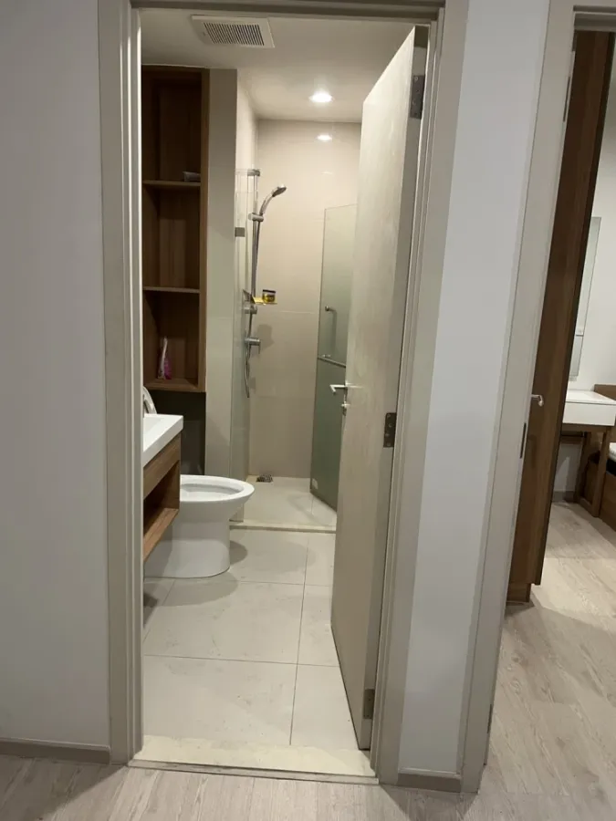 Selling Nue Noble Centre Bangna. Well-designed space with complete functionality, fully furnished and equipped with appliances.