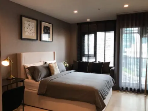 Urgent sale, Life One Wireless Condo, very nice room, full furniture, nice location, investment, work, close to the mall, near BTS, urgently