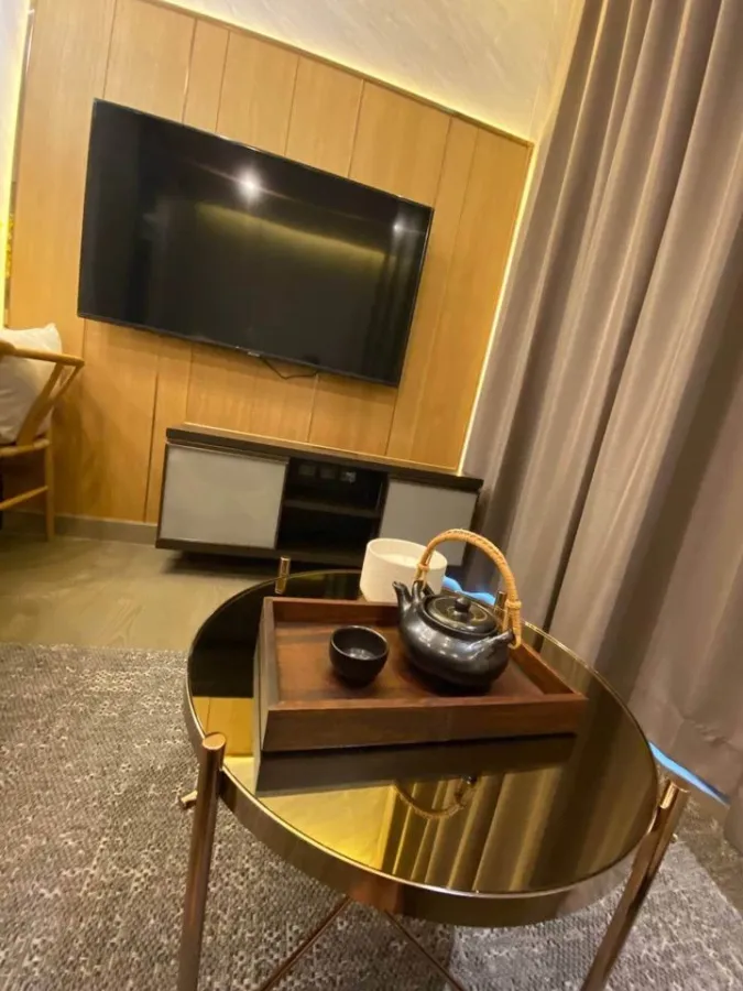 For rent, The Esse at Sigha Complex, very beautiful room, very livable, great built-ins, can't make a reservation like this.