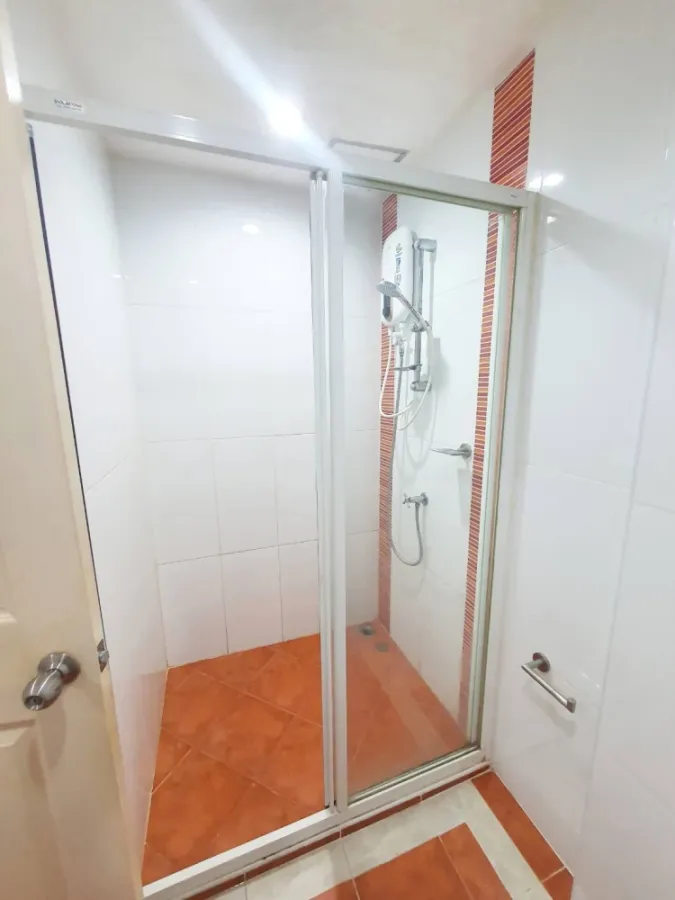 For rent: The Green Condo 2, 1 bedroom, 1 bathroom, spacious living area, great location, convenient transportation. Don't miss out!