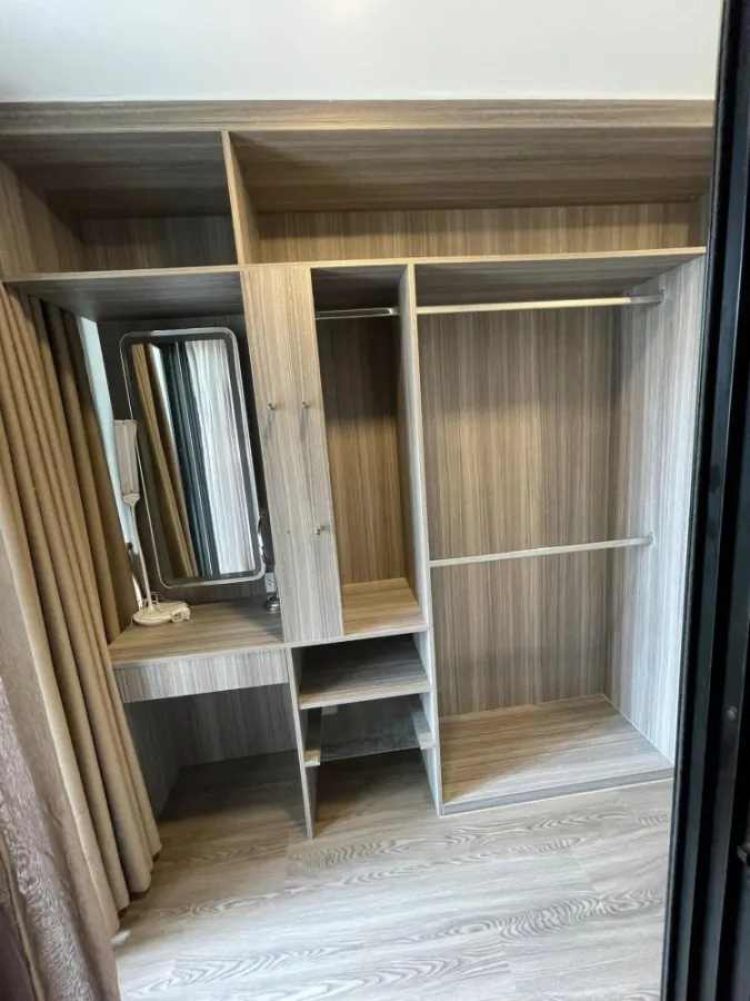 For rent, The Origin Phahon - Saphan Mai, with a walk in closet, plus a large sofa. If you don't reserve, you will miss a lot.