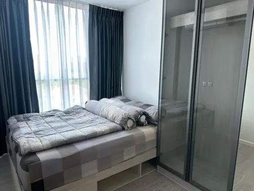 For rent: Atmoz Tropicana Bangna, resort-style condo, shady garden view, comfortable to the eye, fully furnished, hurry up and grab it.