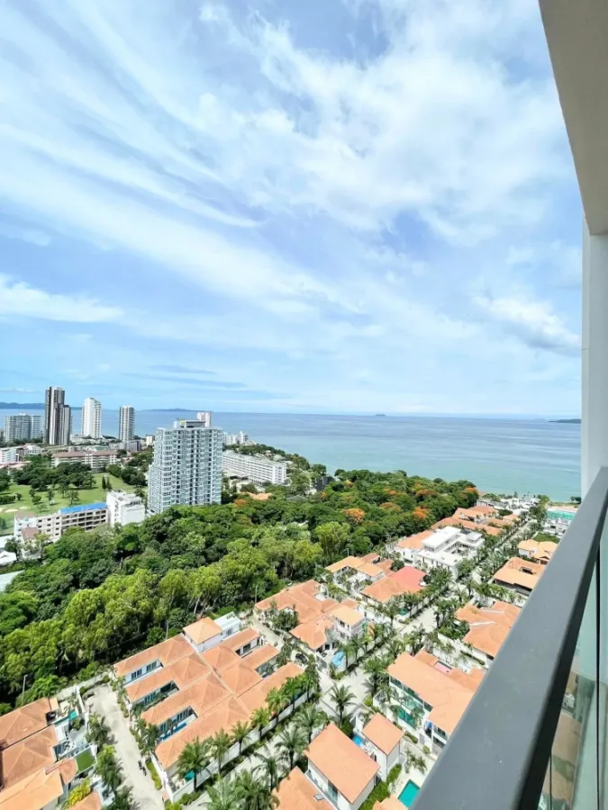 ให้เช่า The peak towers ห้องชั้นสูง วิวทะเล เฟอร์พร้อม ห้องกว้าง รีบจองเลย+++