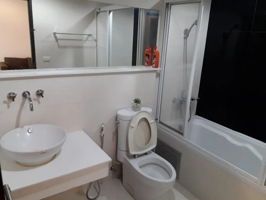 ให้เช่า คอนโด ดิ แอดเดรส สุขุมวิท 42 พร้อมอยู่ พลาดไม่ได้แล้ว จองเลย