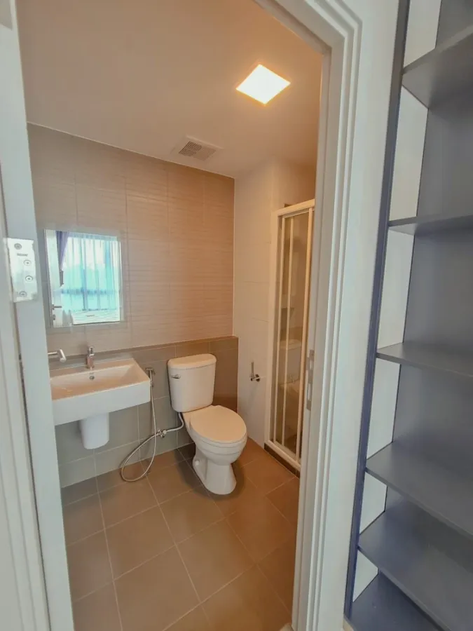 ขาย ให้เช่า DCondo Hideaway Rangsit ห้องโปร่งโล่ง น่าอยู่ มาพร้อมการตกแต่งที่ครบครัน อย่ารอช้า