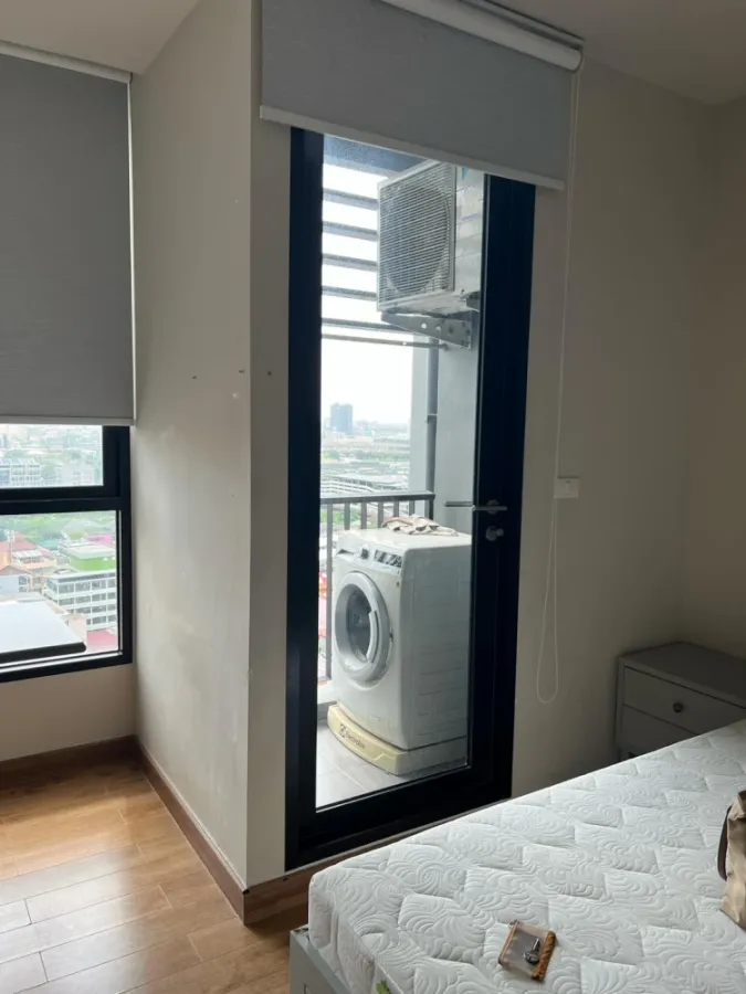For rent: The Editor, ready to move in, furnished, just bring your bags!!