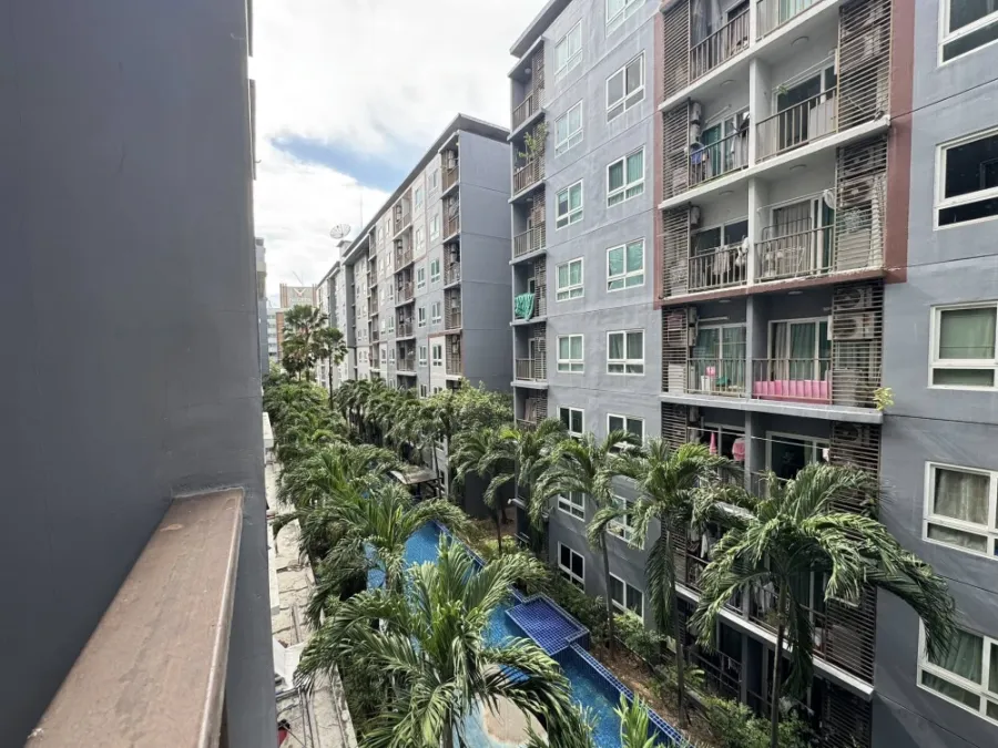 For sale: The Trust Condo in Central Pattaya. Beautifully decorated throughout. Minimalist style. Very livable. Ready to move in.