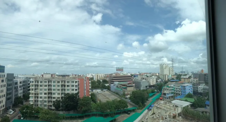 Condo for sale, Life @ Ratchada-Sutthisan, large room with usable area, 9th floor, good view, great price, you will regret it if you miss it.