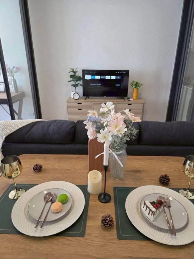 Condo for rent at XT Phayathai. Fully furnished and ready to move in. All amenities included. Just bring your belongings! Don't miss out!
