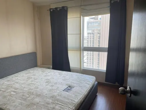 For rent, Diamond Sukhumvit, high floor, city view, furniture, complete electrical appliances. You can reserve first.