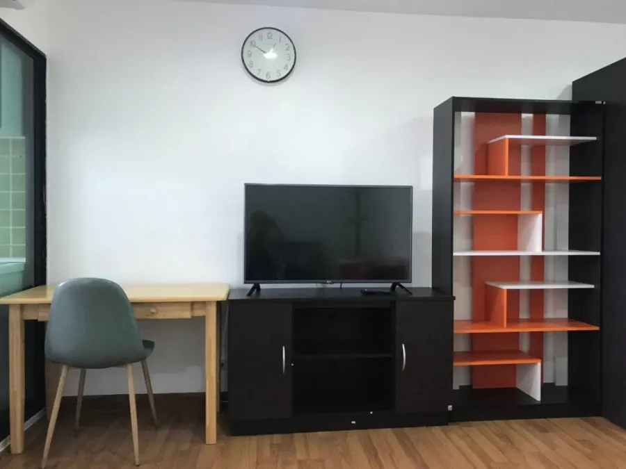 Condo for rent Regent Home 18 Chaengwattana-Laksi. Partition room Fully furnished. Hurry up to reserve.
