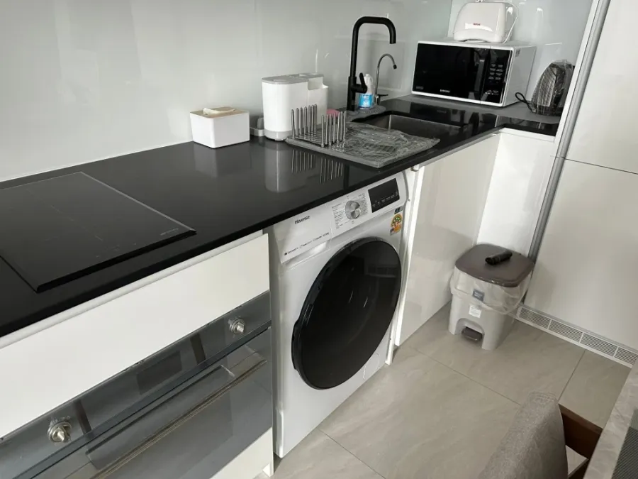 For rent Tait Sathorn 12 rooms, plenty of usable space, comfortable, definitely not cramped, fully furnished with electrical appliances, must book.
