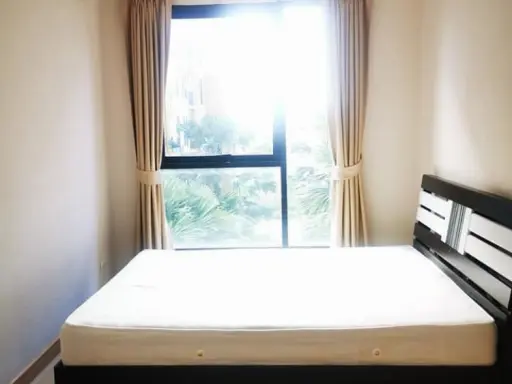 For rent The Privacy Rewadee, wide room, high ceiling, pool view, fully furnished, book quickly.