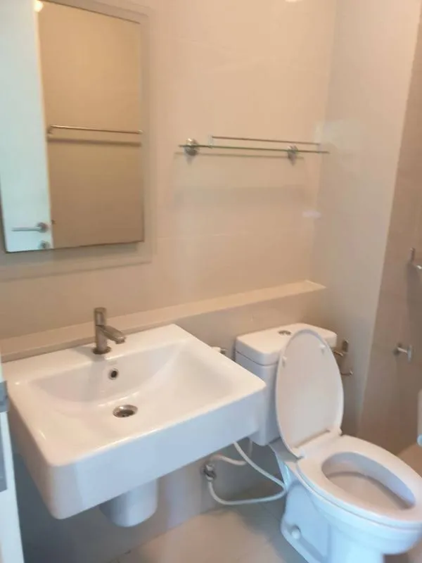 For rent dcondo campus rangsit, beautifully decorated room, east facing, big tree view in front of the room (rare)