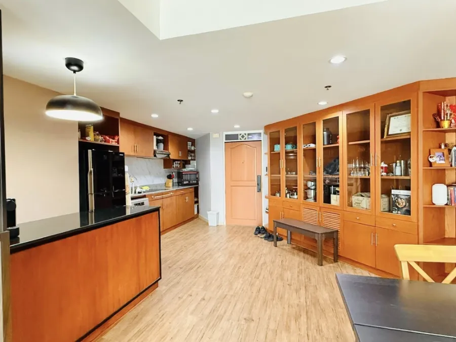 Selling Supalai Park Paholyothin 21, 14th floor, fully furnished, ready to move in. Book now!