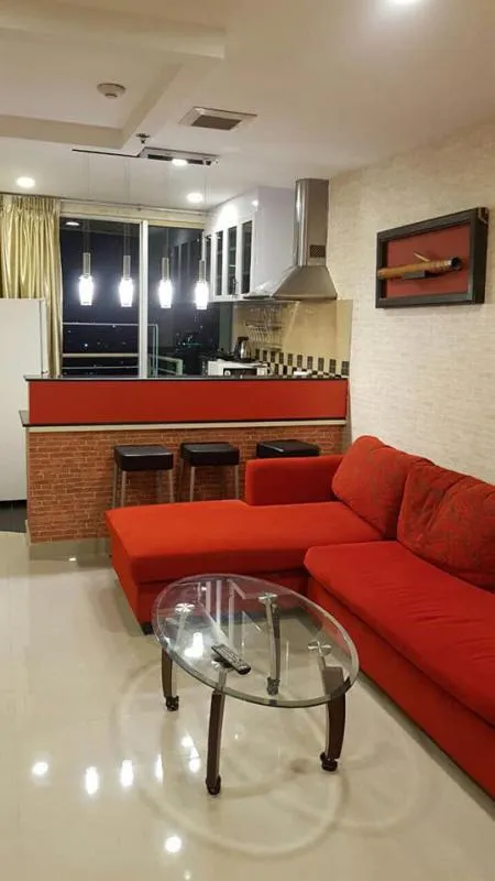 ให้เช่า noble house phayathai 2 bedrooms 1 bath living room and kitchen with the balcony.Size 70 sq.