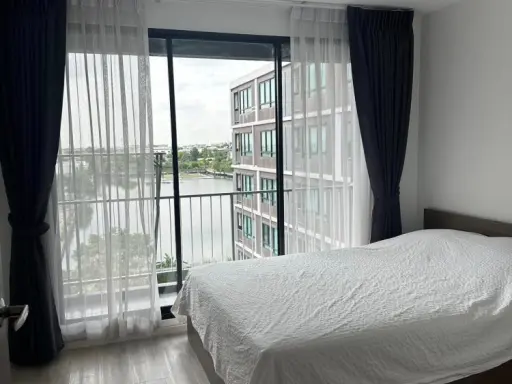 For rent: Atmoz Lat Phrao 71, 7th floor, swimming pool and lake view, fully furnished room, nice to live in. Book now, urgent.
