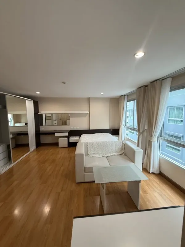 ขาย Double U Condo Phahol-Ladprao ห้องพร้อมอยู่ กว้างอยู่สบาย หิ้วกระเป๋ามาได้เลย++