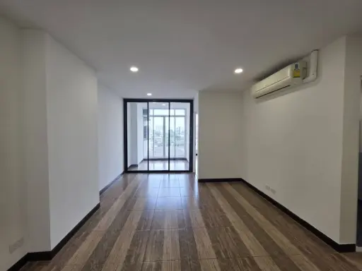 ขาย The Star Condominium ชั้น 7 วิวสระ ห้องเปล่า โปร่ง โล่ง สนใจจองเลย