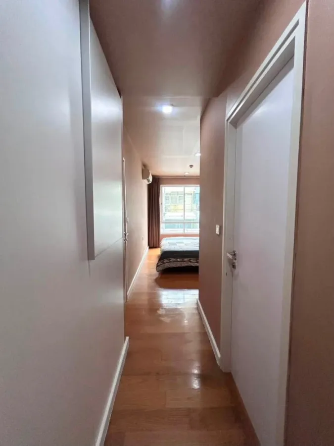 Condolette Light Convent for rent. Wallpapered throughout, fully furnished with high-quality furniture. A must-see!