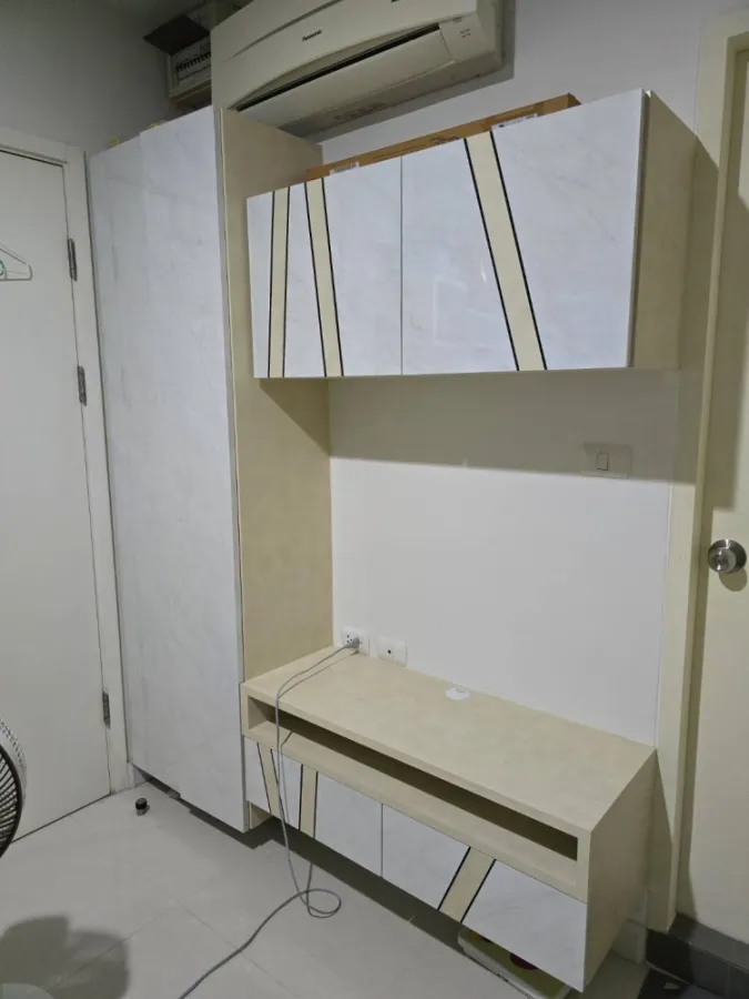 Urgent sale!! Condo Aspire Srinakarin, 3rd floor, Building A, beautifully decorated room, good price, ready to move in immediately. Book now!!