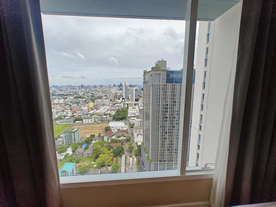 For sale, for rent!! Condo The Saint Residences, 32nd floor, Building C, convenient transportation, good price, hurry and book now!!