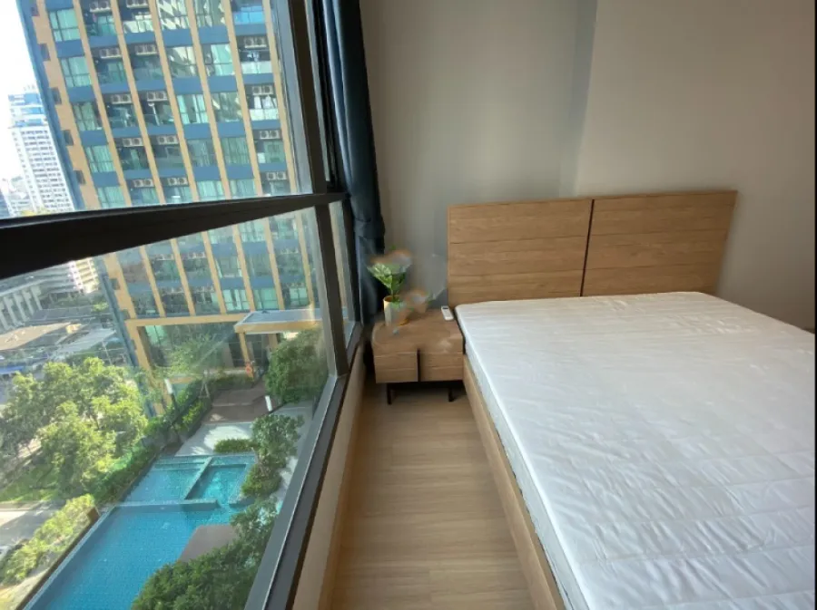 Condo for rent, Lumpini Suite Phetchaburi-Makkasan, 15th floor, pool view. Beautifully decorated room + built-in furniture, don't miss it