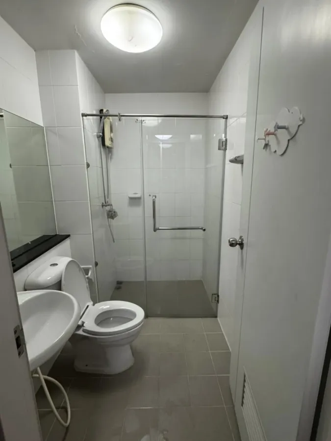 For rent, Plum Condo Phaholyothin 89, complete with electrical appliances. Comes with a low price you can't miss