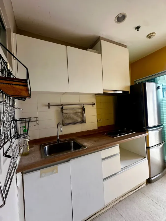 U Delight @ Huaykwang Station, 17th floor, fully furnished unit for rent. Book now!
