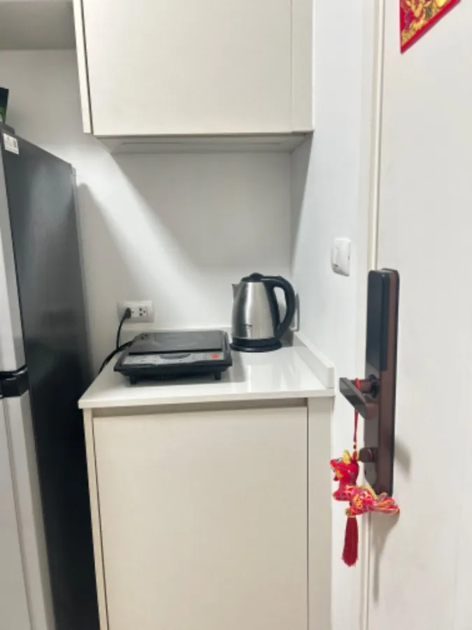 For sale: Chapter One Eco Ratchada-Huai Khwang, 12th floor, corner room, fully furnished, ready to move in. Book now, urgent.
