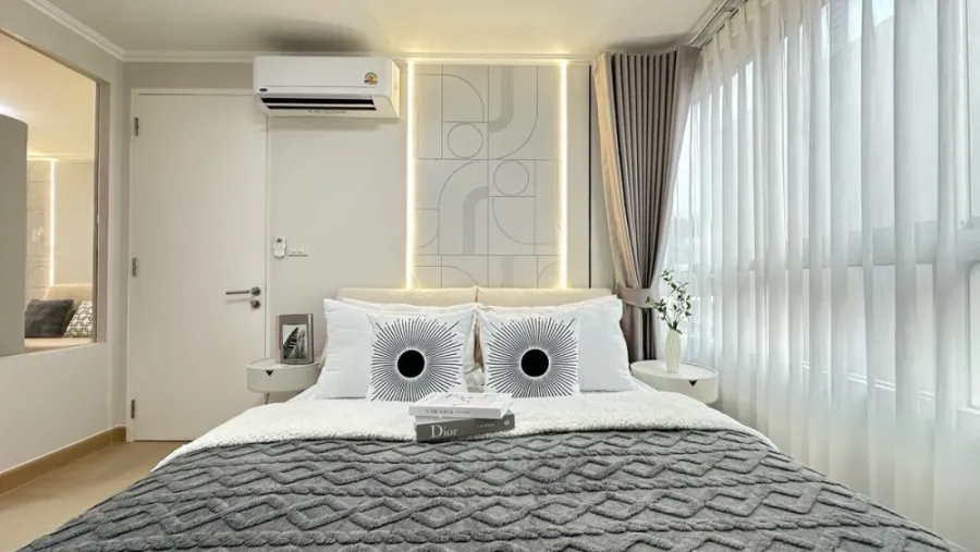 For rent: The Clover Thonglor, 8th floor. Beautifully furnished and ready to move in. Book now! Don't miss out!