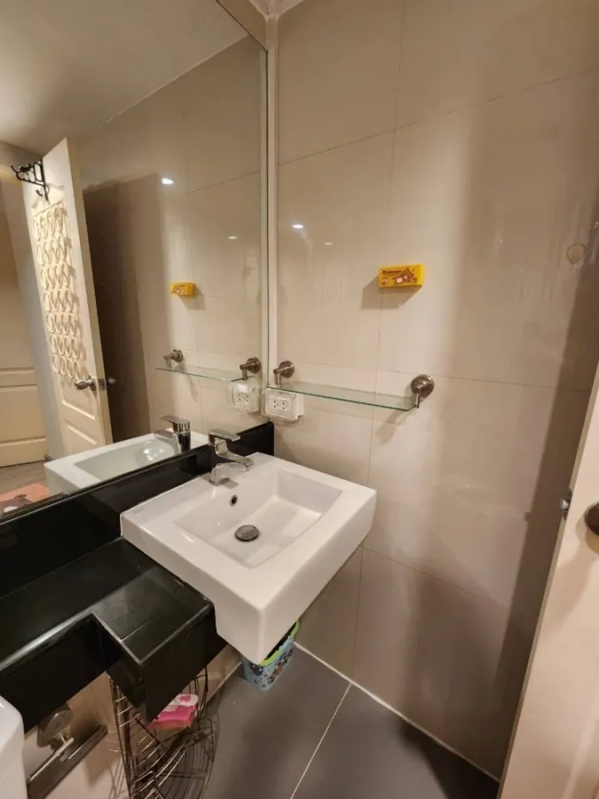 For rent: Bangkok Feliz Vibhavadi 30, 1 bedroom, 1 bathroom, large bed, very comfortable. If you miss it, you'll regret it.