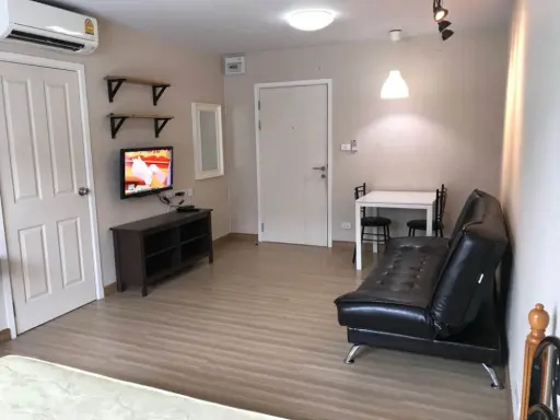 For rent, Plum Condo Phahon Yothin 89, beautiful decoration, unique style. good leather sofa Book and you won't regret it. Urgent.