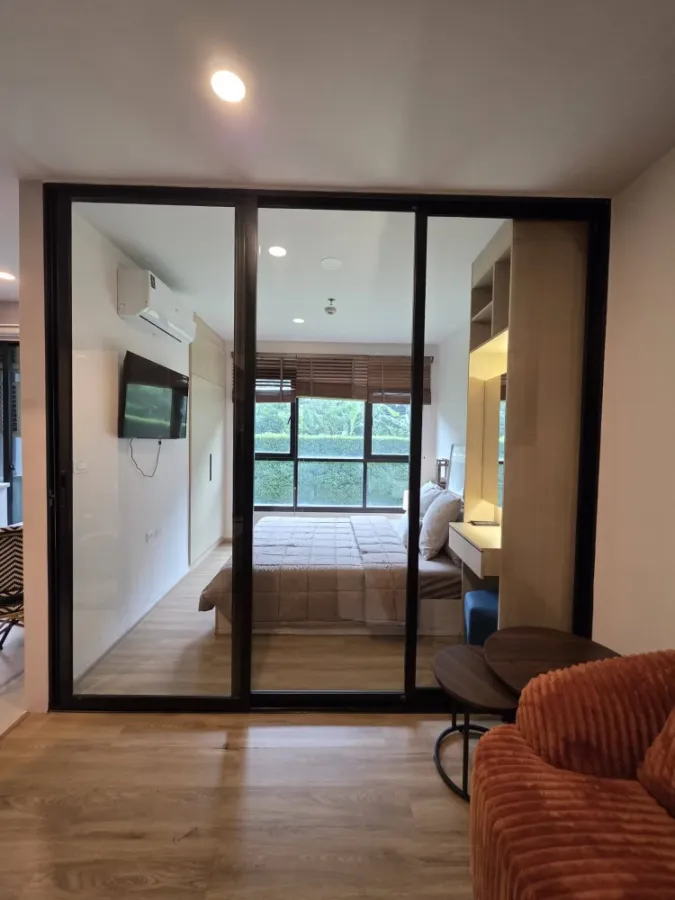 For rent: The Base Park West, beautifully decorated unit with complete amenities at an amazing price. Book yours today!