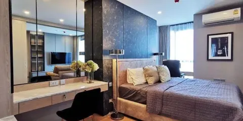 ให้เช่า ขาย คอนโด คิว ชิดลม เพชรบุรี ห้องแต่งน่าอยู่ ชั้นสูง Fully Furnished อย่ามัวมองให้รีบมาจอง