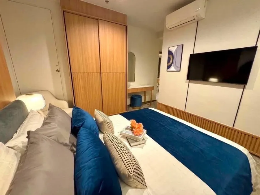 Selling Ideo Mobi Rangnam, a rare item (1 Bedroom Plus) corner unit on the 28th floor, fully furnished with built-in features. Book now before it's to