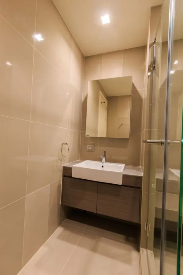 ห้องนี้ห้ามพลาด For Rent ควินน์ คอนโดมิเนียม ห้องว้าง ชั้นสูง ได้วิวเมืองและสระ ฟินสุดๆ รีบจองด่วนๆ