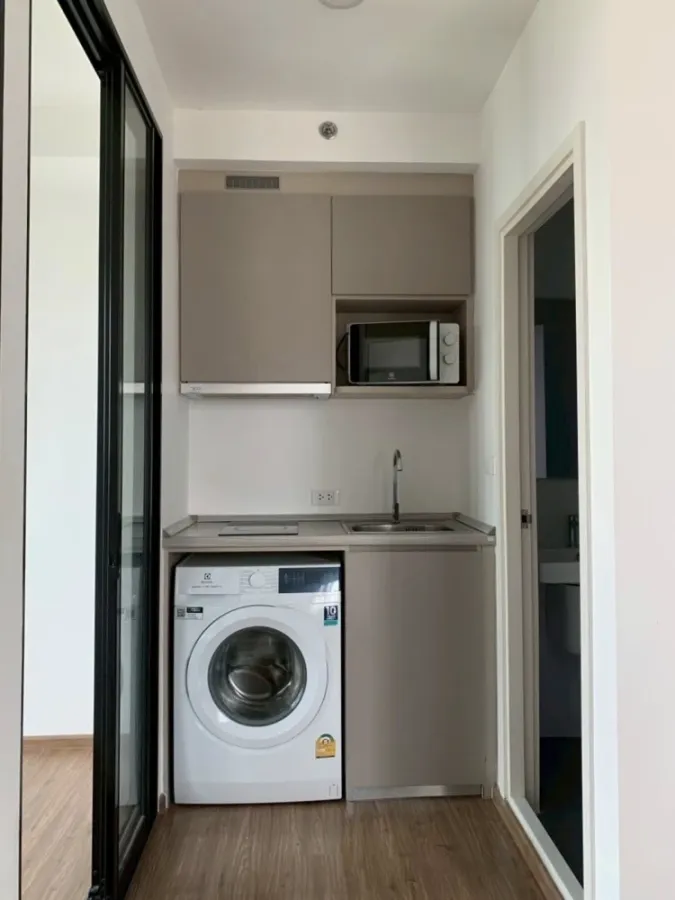 Condo for rent at The Origin Ram 209 Interchange. The unit is partitioned into separate, clearly defined zones. Great price! Book now!