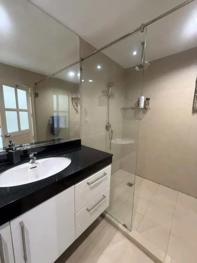 For sale or rent: Nova Mirage Duplex, 2 bedrooms, 2 bathrooms, spacious living area. Book today! Don't miss this opportunity.