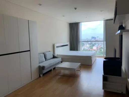 For rent, Le Luk Condominium studio, large size 40 sq m, unblocked view, fully furnished, washing machine.