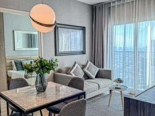 For sale: Noble Revolve Ratchada 2, 38th floor, very beautiful view, beautifully decorated room, Minimal style. If you miss it, you will regret it.
