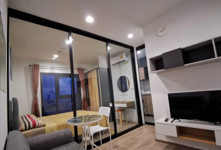 ให้เช่าห้องที่ THE BASE Phetkasem ห้องขนาด25 ตร.ม ชั้นสูง จัดสัดส่วนห้องลงตัวเวอร์ รีบจองก่อนหลุดมือ
