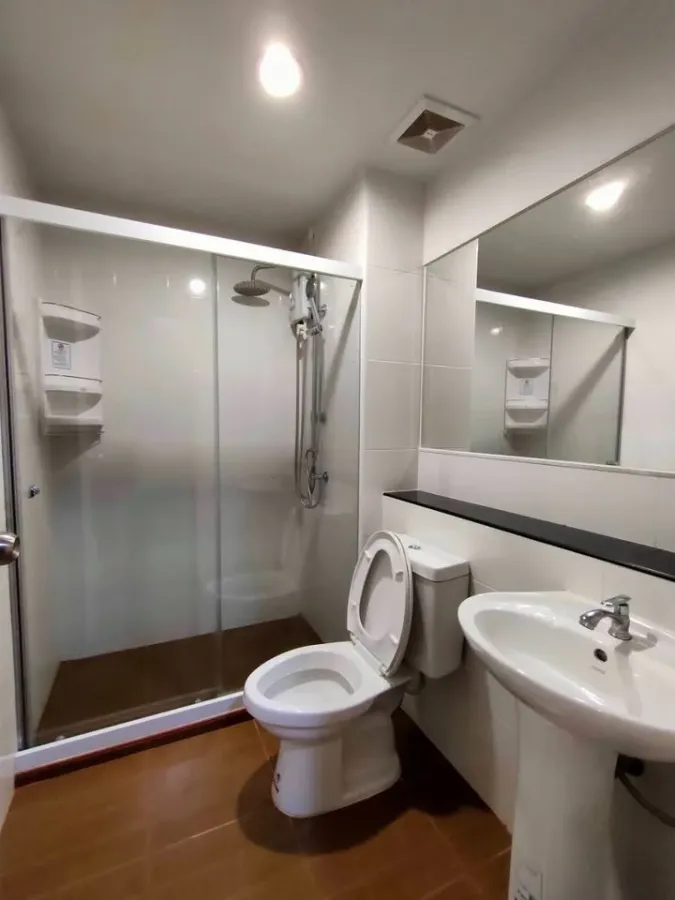 For rent, Regent Home Sukhumvit 81, size 28 sqm., 6th floor, private corner room, open view, peaceful like this, must book