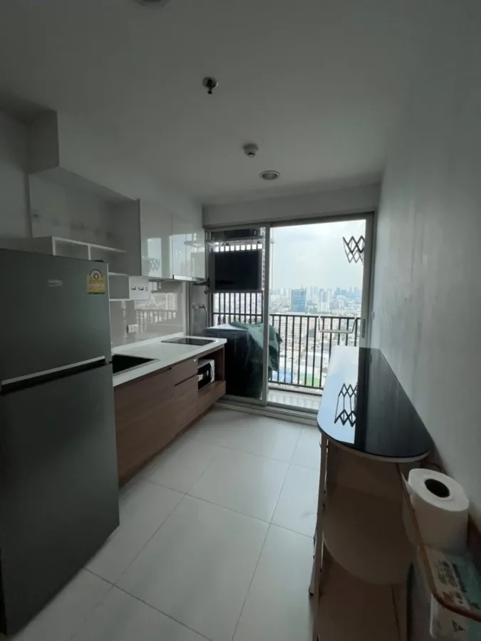 For Rent: Fuse Chan-Sathorn, Spacious, Ready-to-Move-in Unit on a High Floor. Book Now!